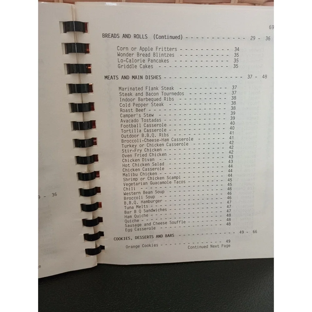 Family‎ Cookbook LaVey Phillips Carol Walter Iowa Falls, Iowa 1985 Country...